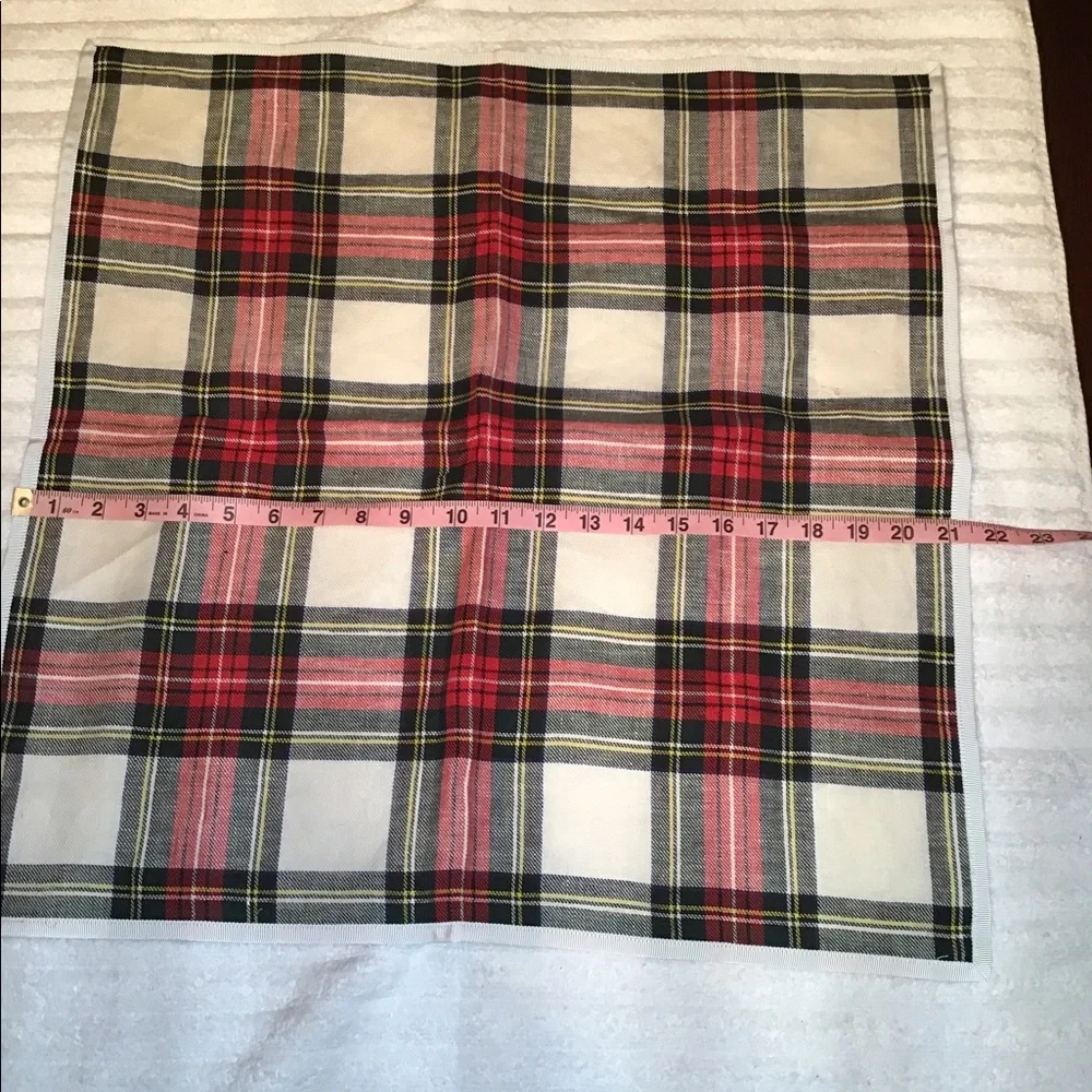 Williams Sonoma set of (3)tartan plaid Christmas linen napkins